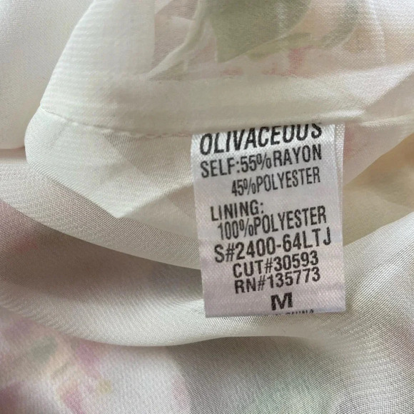 Olivaceous Bubble Sleeve Floral‎ Top Size Medium NWT - Picture 6 of 7